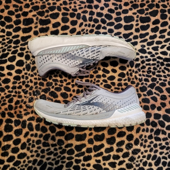 Brooks Shoes Brooks Tennis Shoes Poshmark